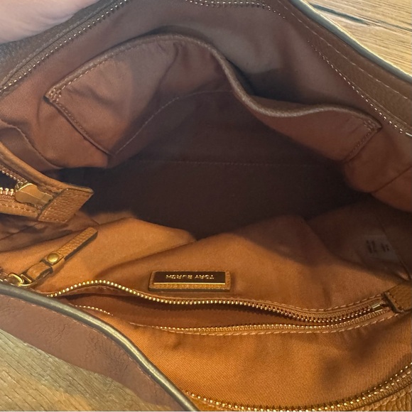 Tory Burch Tan Leather Shoulder Bag with Gold Accents - Picture 13 of 16